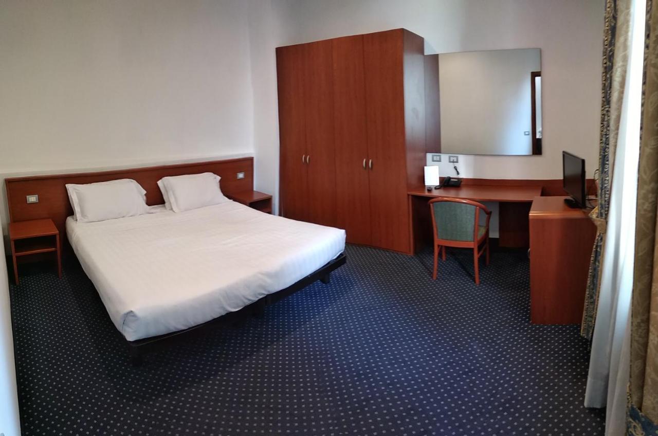 סן מאורו טורינזה Hotel Glis מראה חיצוני תמונה