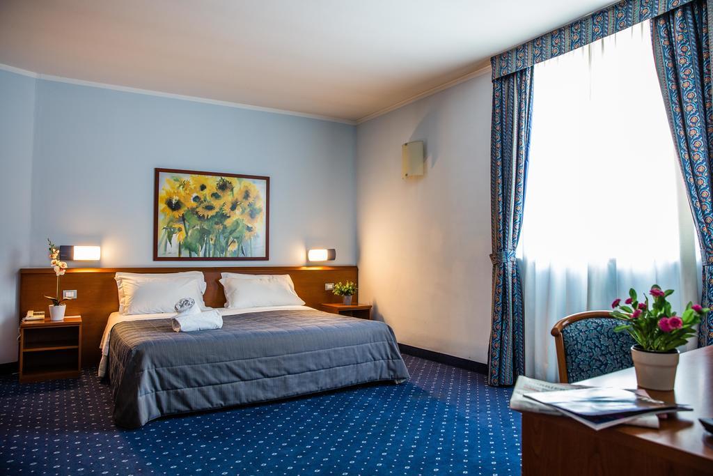 סן מאורו טורינזה Hotel Glis מראה חיצוני תמונה