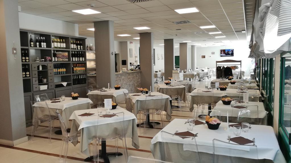 סן מאורו טורינזה Hotel Glis מראה חיצוני תמונה