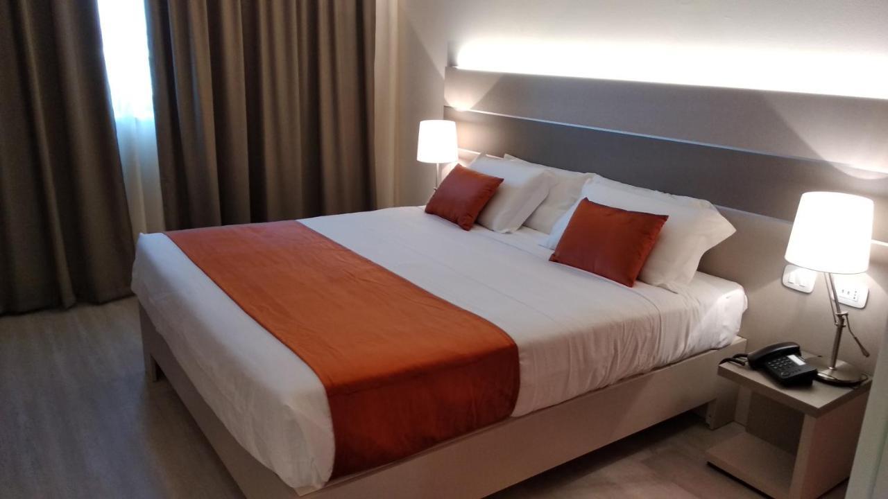 סן מאורו טורינזה Hotel Glis מראה חיצוני תמונה