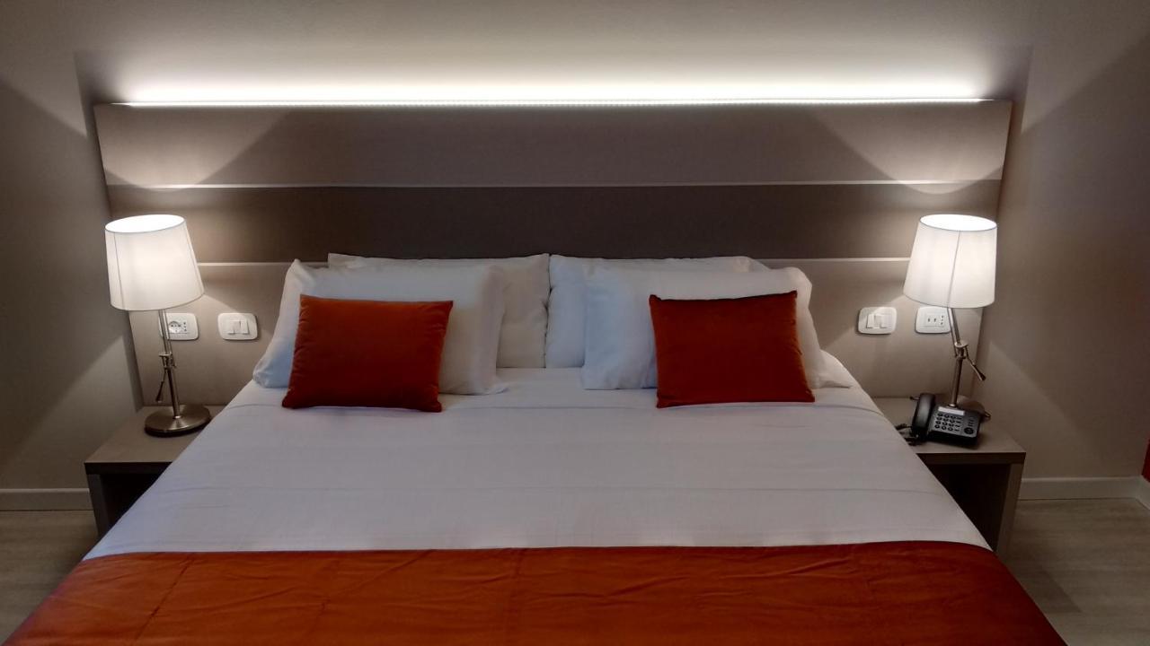 סן מאורו טורינזה Hotel Glis מראה חיצוני תמונה