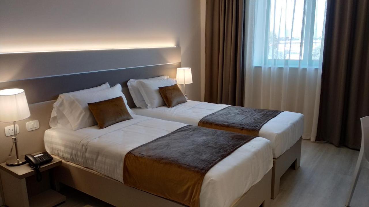 סן מאורו טורינזה Hotel Glis מראה חיצוני תמונה