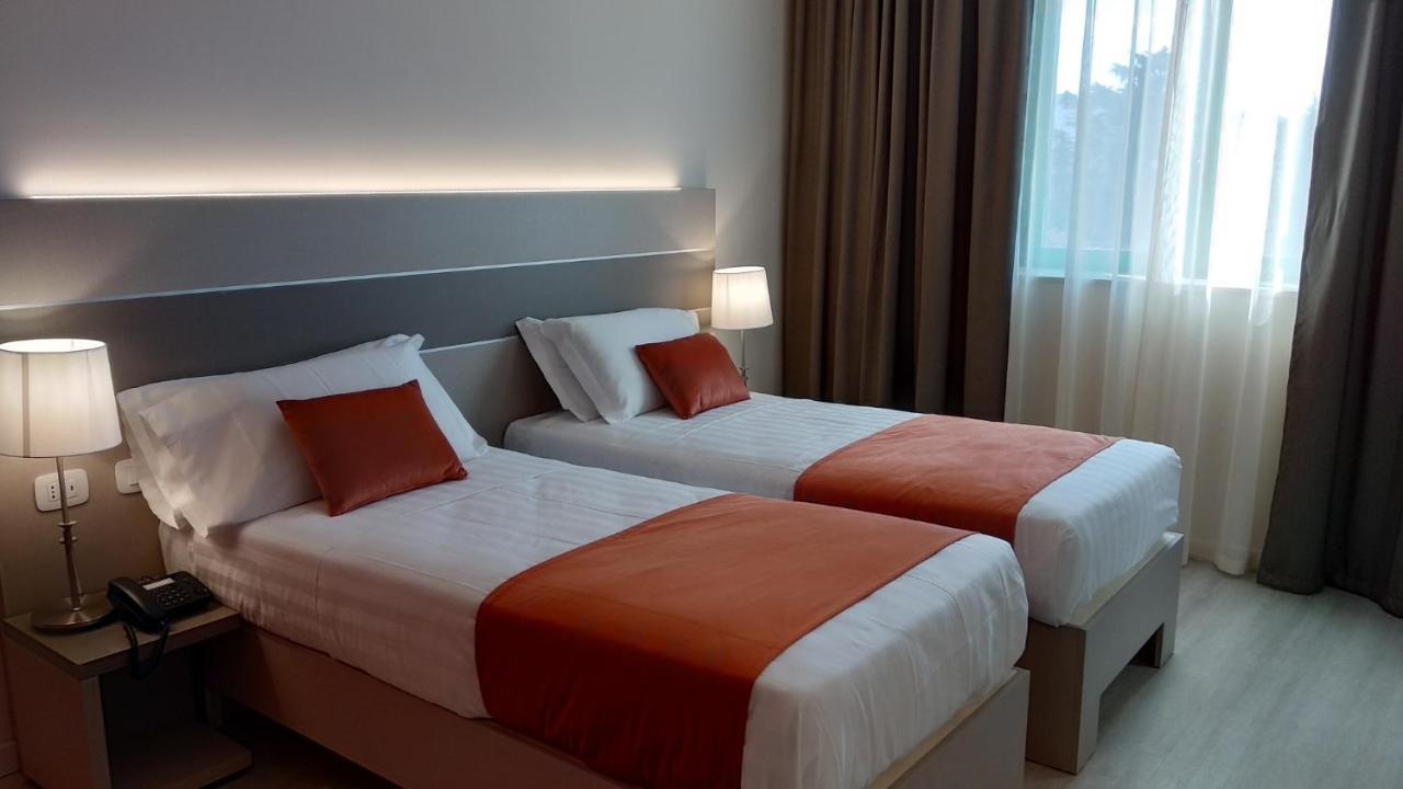 סן מאורו טורינזה Hotel Glis מראה חיצוני תמונה