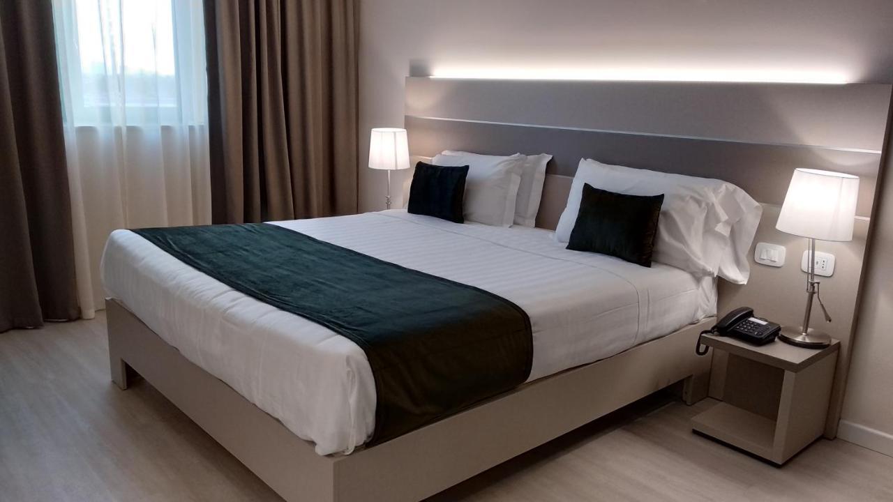 סן מאורו טורינזה Hotel Glis מראה חיצוני תמונה